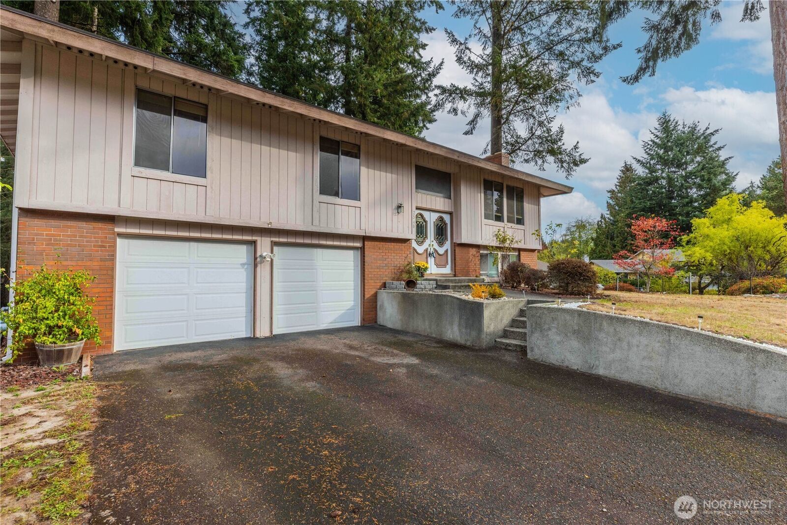 Property Photo: 2348 NE Windsor Court WA 98311