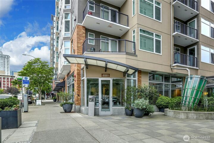 Property Photo: 2801 1st Avenue 709 WA 98121