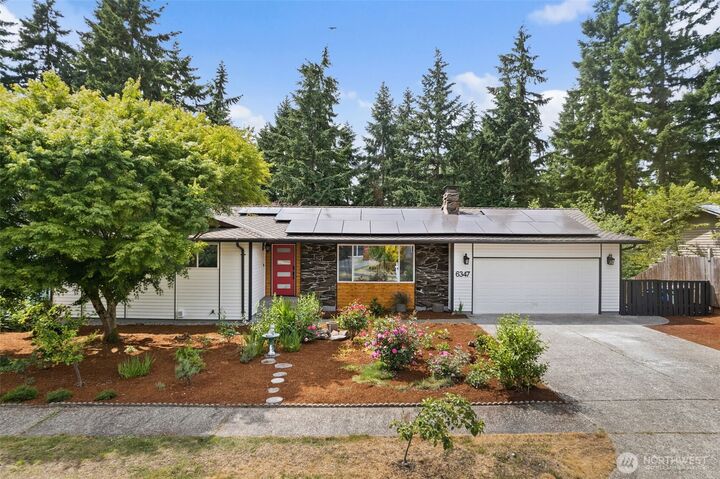 Property Photo:  6347  121st Avenue SE  WA 98006 