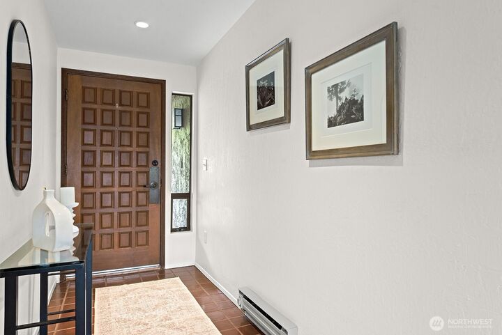 Property Photo:  6714  Park Point Way NE  WA 98115 