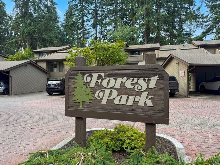 Property Photo:  19119  Ballinger Way NE 204  WA 98155 