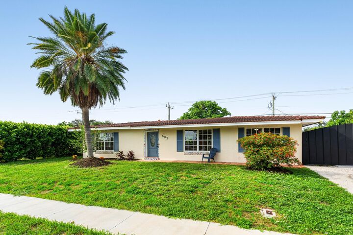 Property Photo: 602 Heron Drive FL 33444