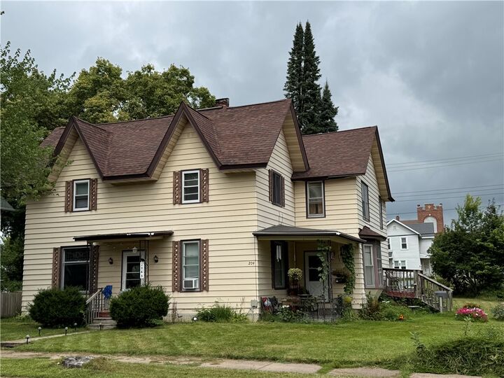 Property Photo: 204 W Cedar Street 3 WI 54729