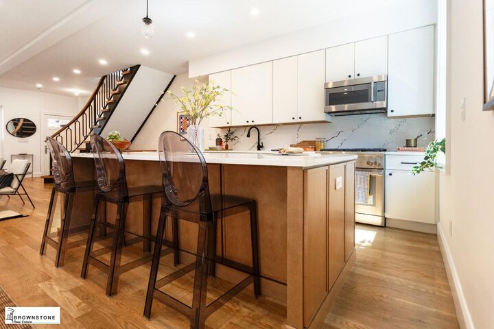 Property Photo:  72 Verandah Place  NY 11201 