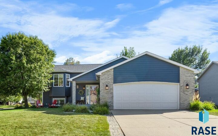 1605 E 62nd St  Sioux Falls SD 57108 photo