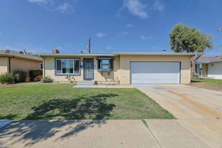216 Crescent  Salinas CA 93906 photo