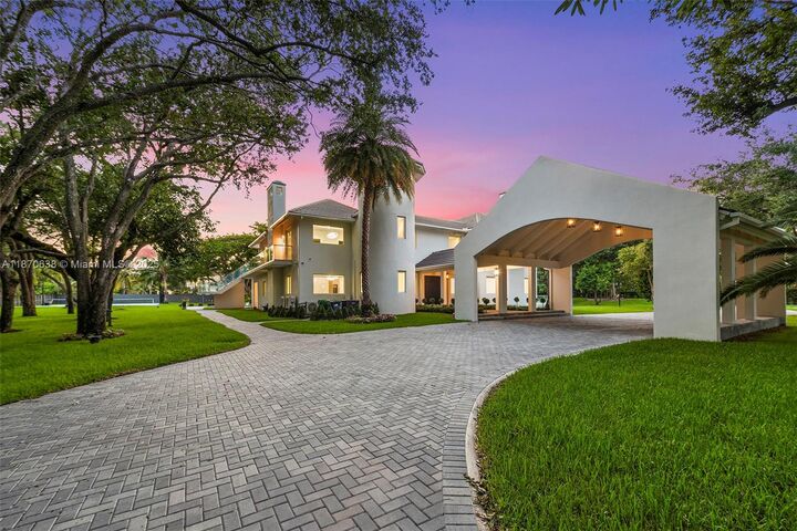 Property Photo: 13600 SW 67th Ave FL 33158