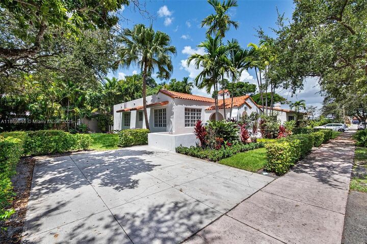Property Photo: 820 Lorca St FL 33134