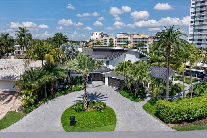 Property Photo:  500 Palm Dr  FL 33009 