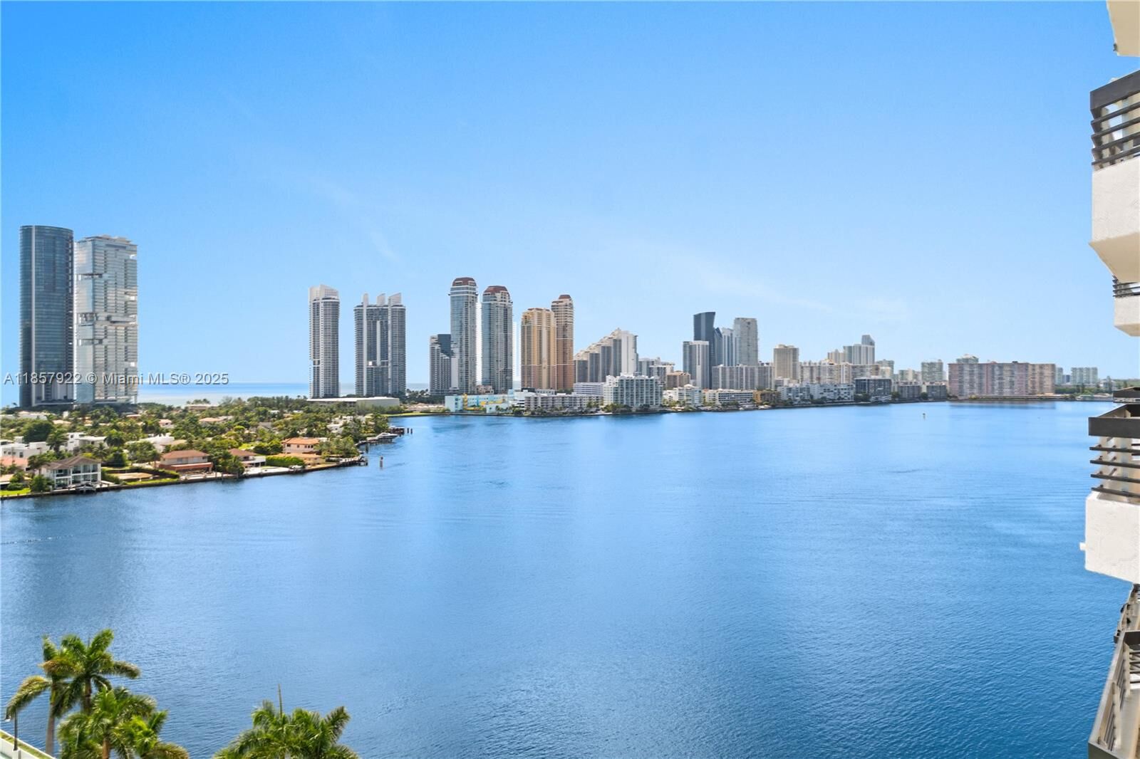 Property Photo: 3600 Mystic Pointe Dr 1616 FL 33180