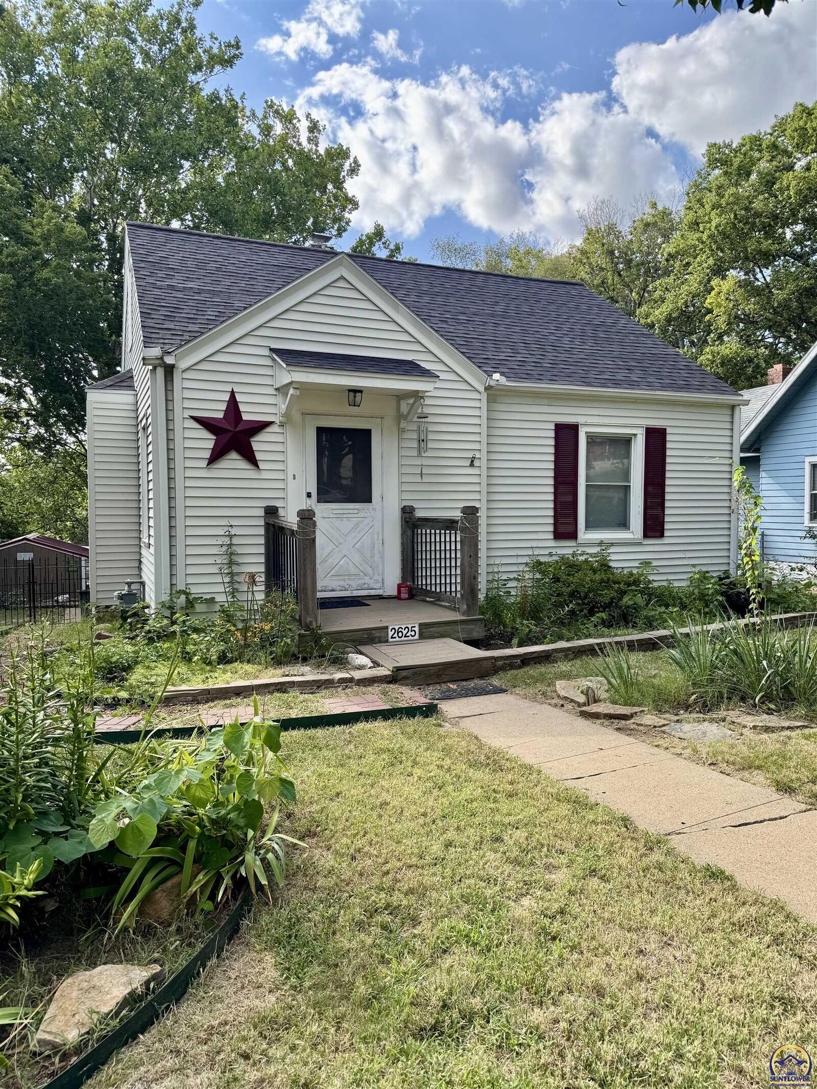 Property Photo: 2625 SW Fillmore St KS 66611