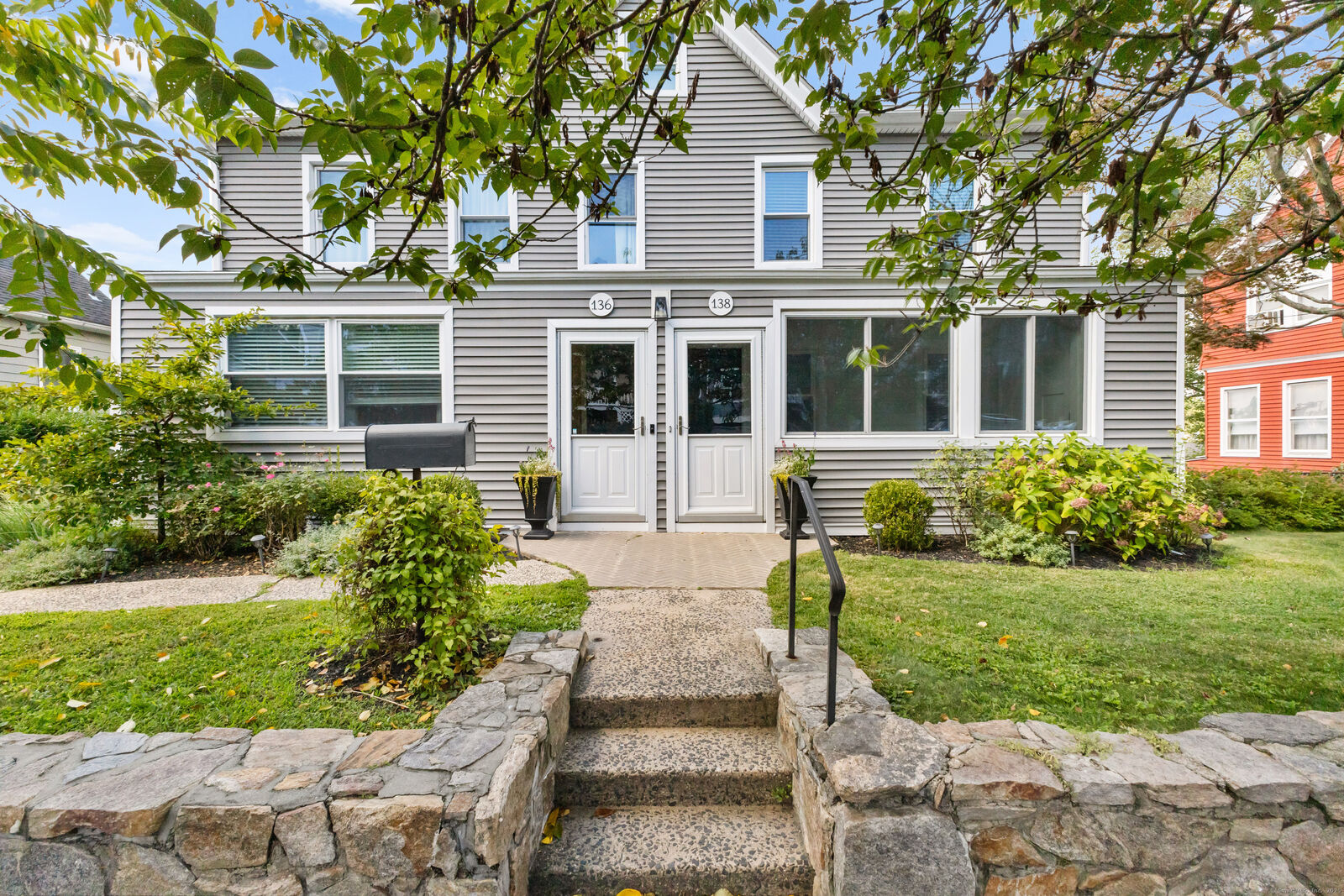Property Photo:  