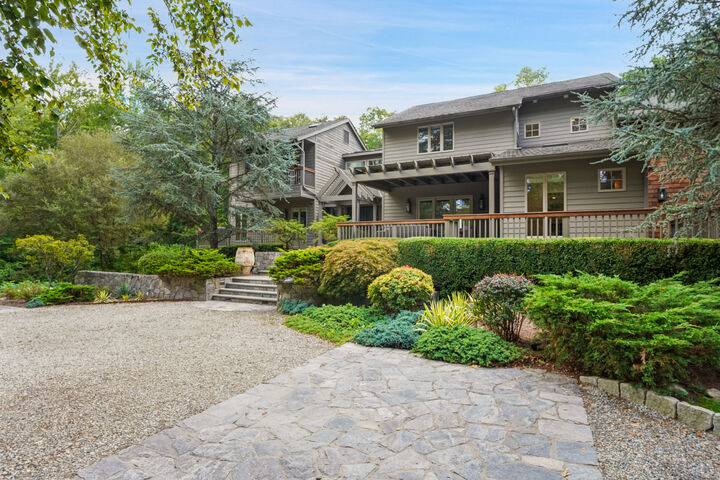 Property Photo:  40 Hermit Lane  CT 06880 
