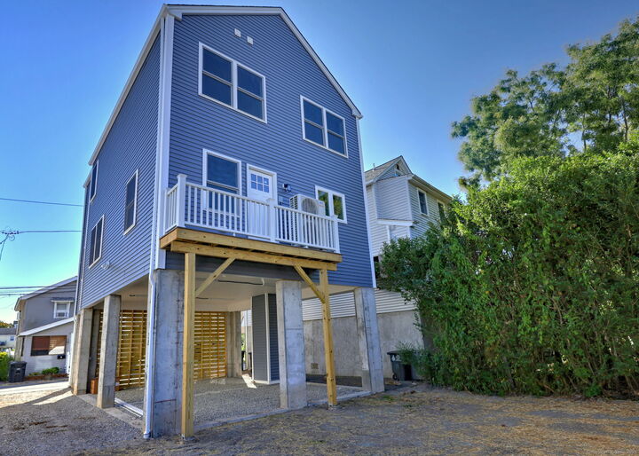 Property Photo:  17 Chetwood Street  CT 06460 