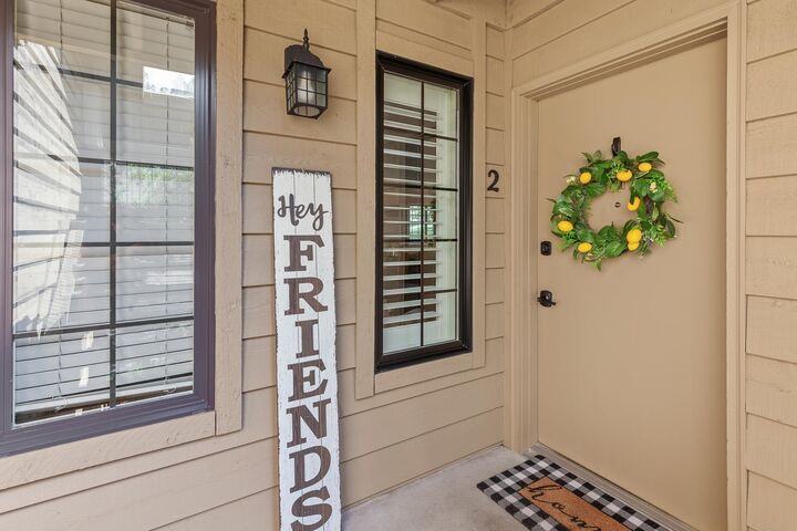 Property Photo:  101 S Neyland Ave Unit 2  WA 99019 