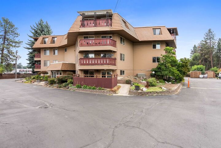 9020 N Country Homes Blvd Apt 6  Spokane WA 99218 photo
