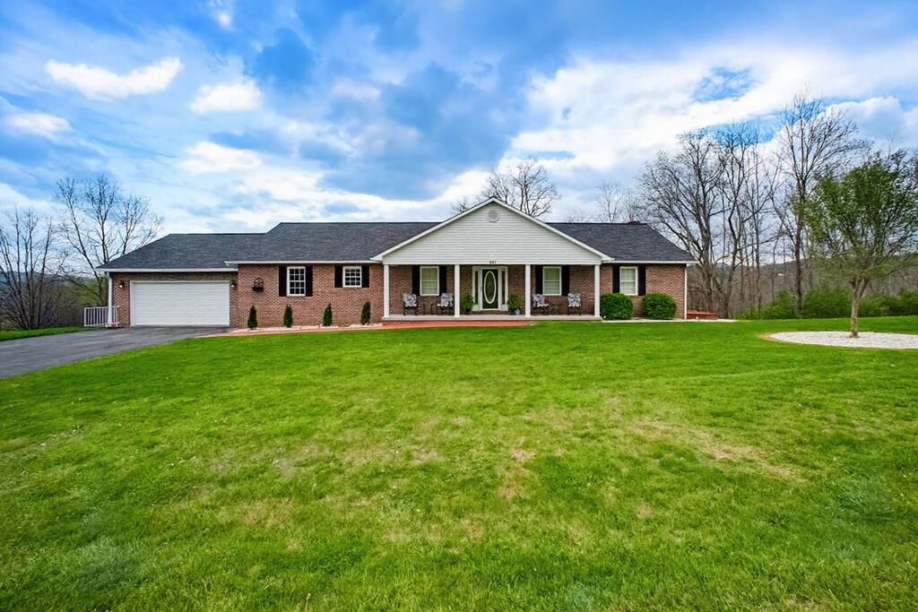 Property Photo:  561 Hillsboro Drive  VA 24630 