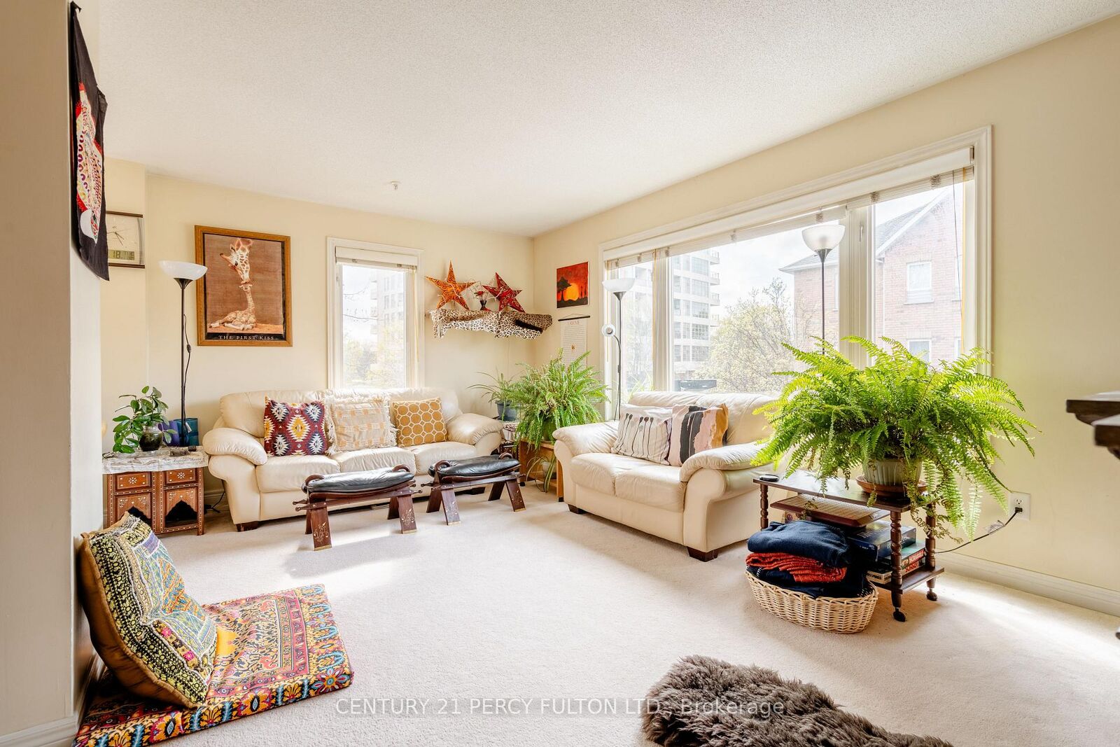 Property Photo:  6A Leaside Park Drive  ON M4H 1R3 