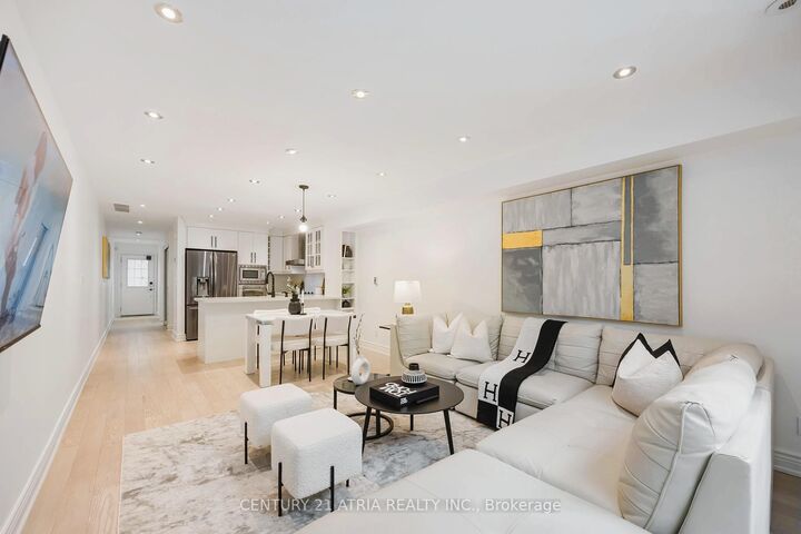 Property Photo: 55 Cedarcroft Boulevard 8 ON M2R 3Y1