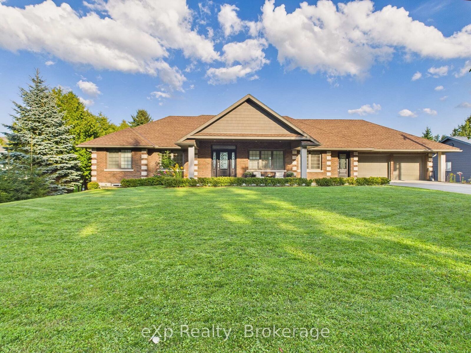 Property Photo:  197 Balmy Beach Road  ON N4K 5N4 