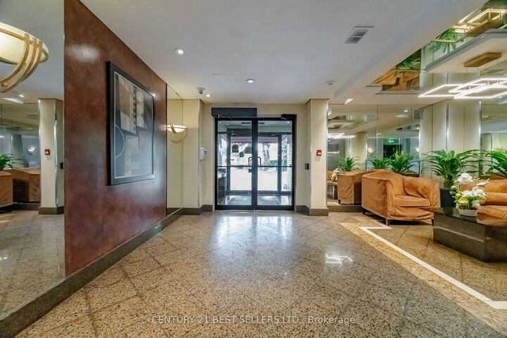 Property Photo: 2091 Hurontario Street 1107 ON L5A 4E6