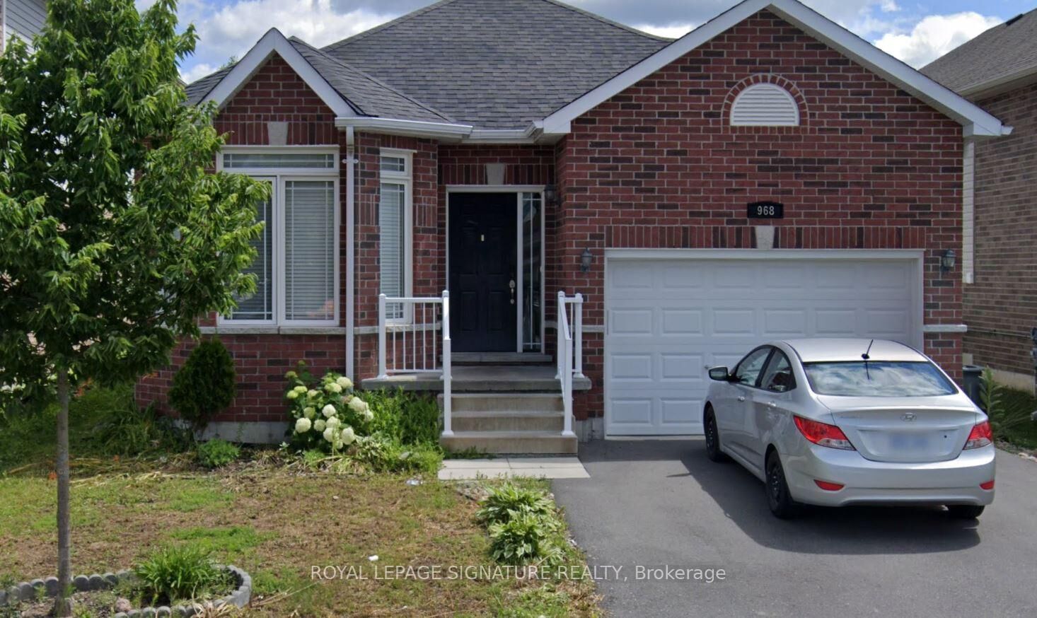 Property Photo: 968 Avery Avenue ON K9J 0G9