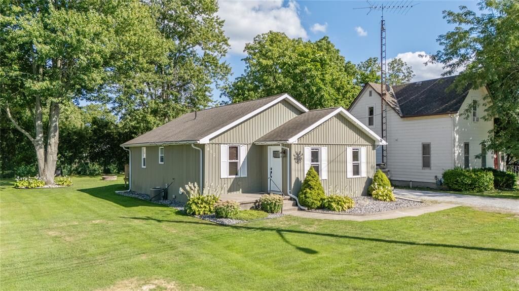Property Photo: 452 Maude Street ON N0N 1E0