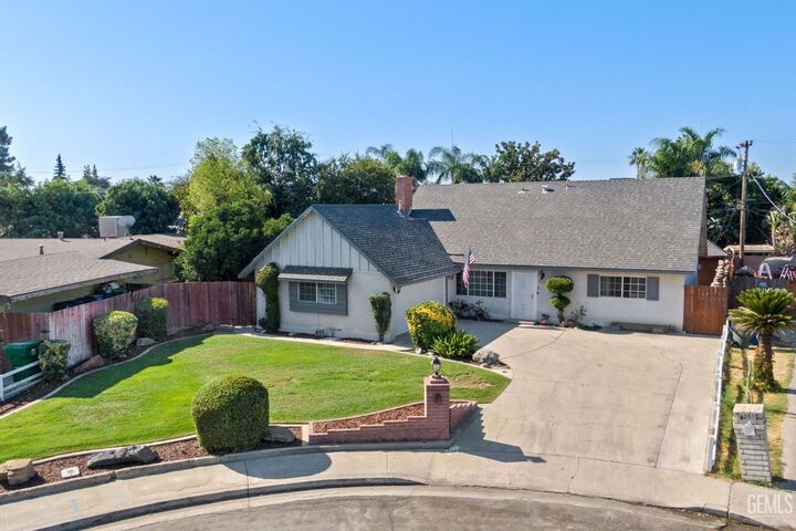 Property Photo:  4117 Erin Court  CA 93309 