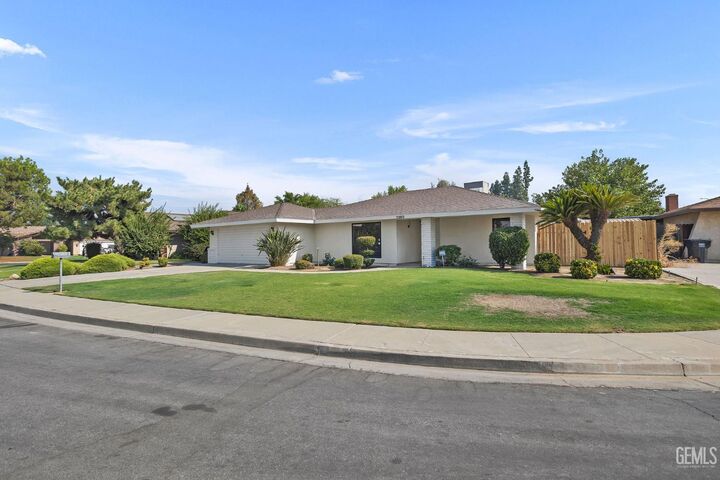 Property Photo:  5009 Stormy Court  CA 93309 