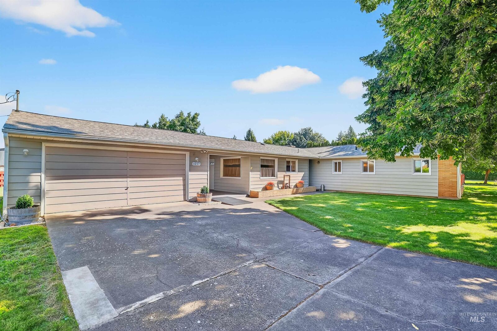 Property Photo: 1217 Birch Ave ID 83501