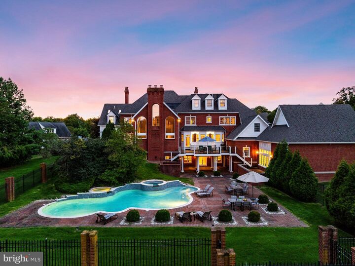 Property Photo: 110 Brittany Way PA 19422
