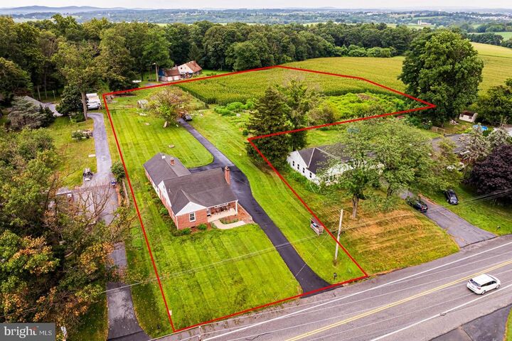1159 Lebanon Road  Manheim PA 17545 photo