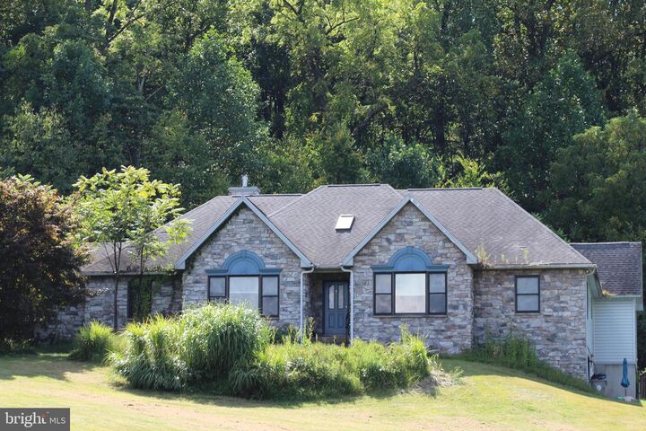 Property Photo:  1157 Fritztown Road  PA 17569 