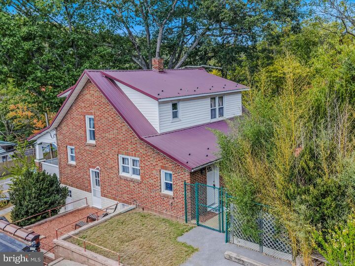 Property Photo: 687 S Washington Street WV 25411