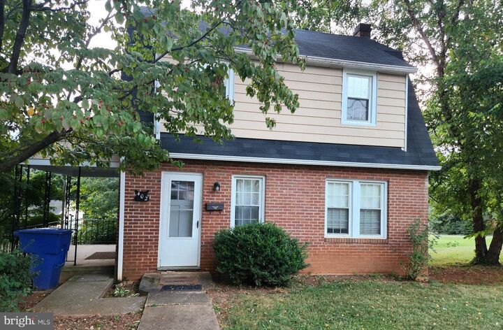 Property Photo:  402 Kerfoot Avenue  VA 22630 