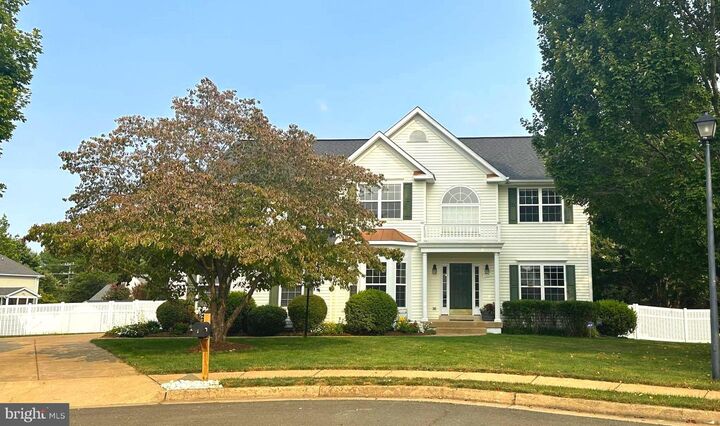 Property Photo: 364 Equestrian Road VA 20186