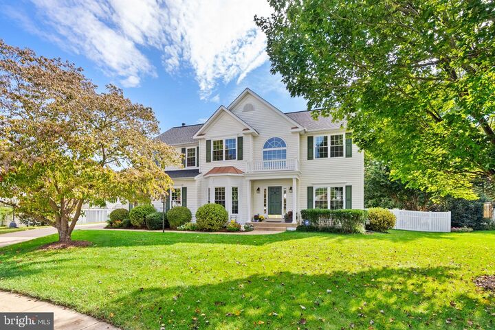 Property Photo: 364 Equestrian Road VA 20186