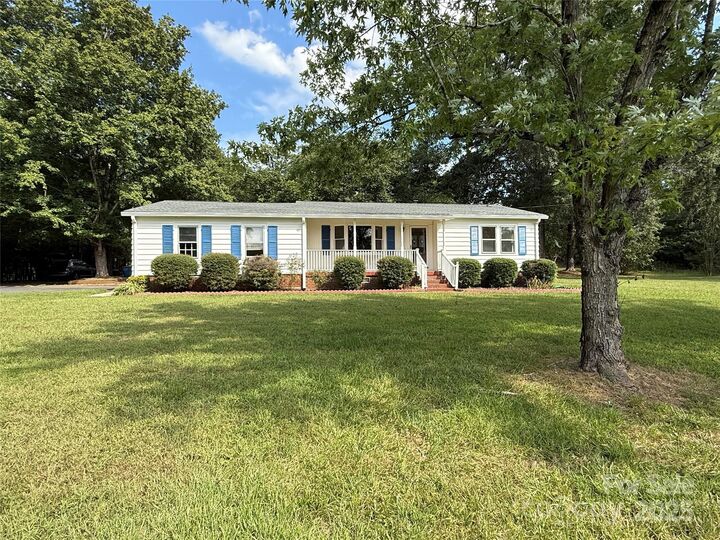 Property Photo: 7645 Robinson Church Road NC 28075