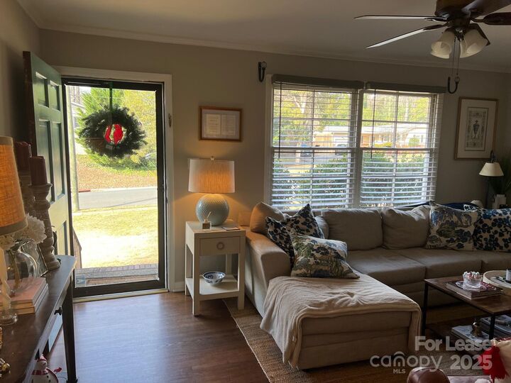 Property Photo: 5531 Farmbrook Drive NC 28210
