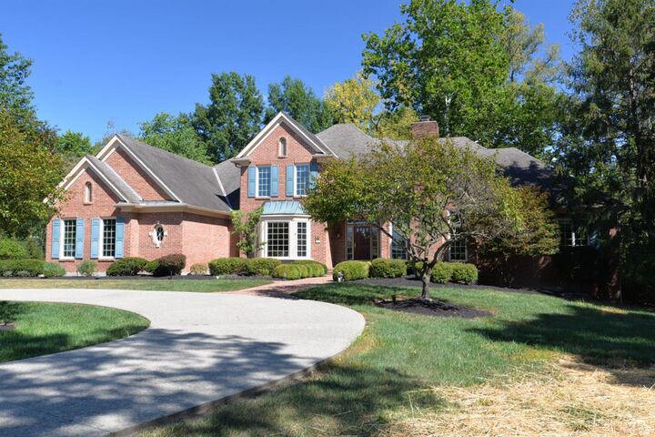 Property Photo:  500 Indian Hill Trail  OH 45243 