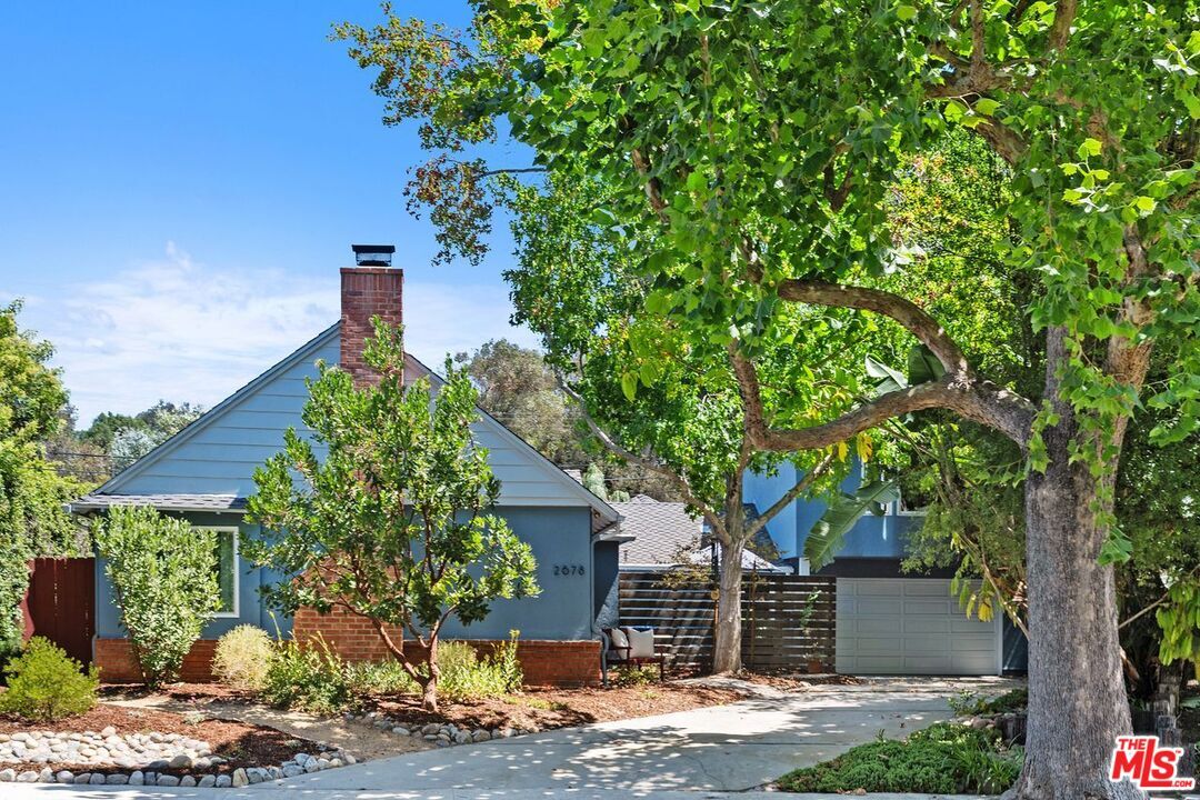 Property Photo:  2678 Anchor Ave  CA 90064 