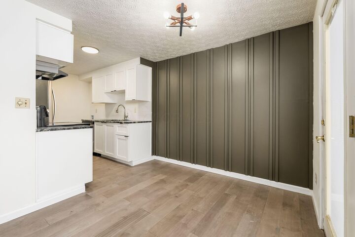 Property Photo: 2503 Burgandy Lane OH 43232