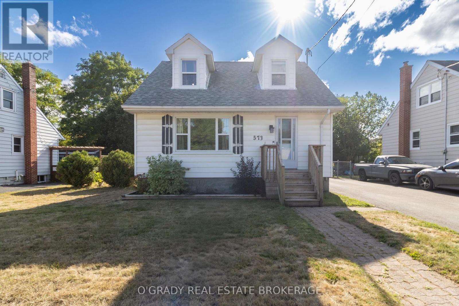 Property Photo:  573 Edward Street  ON K0E 1T0 