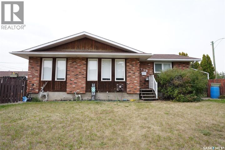750 15th Avenue NW  Moose Jaw SK S6H 7P6 photo