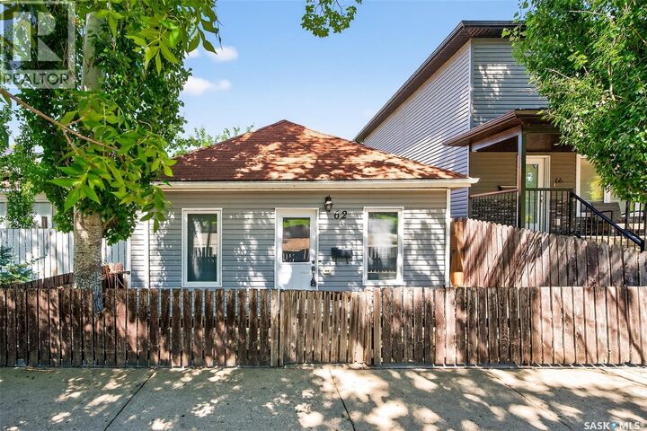 Property Photo:  62 Iroquois Street E  SK S6H 4S8 