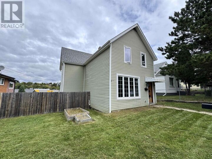 Property Photo:  514 First Street South  ON P9N 1C9 