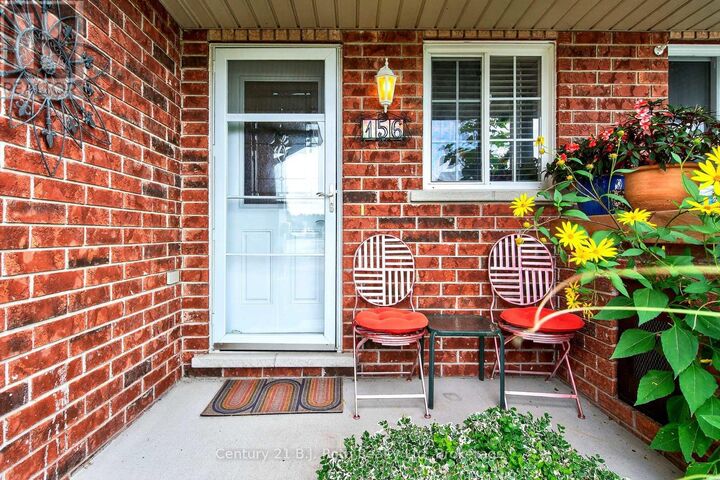 Property Photo: 156 Southwinds Crescent ON L4R 0A3
