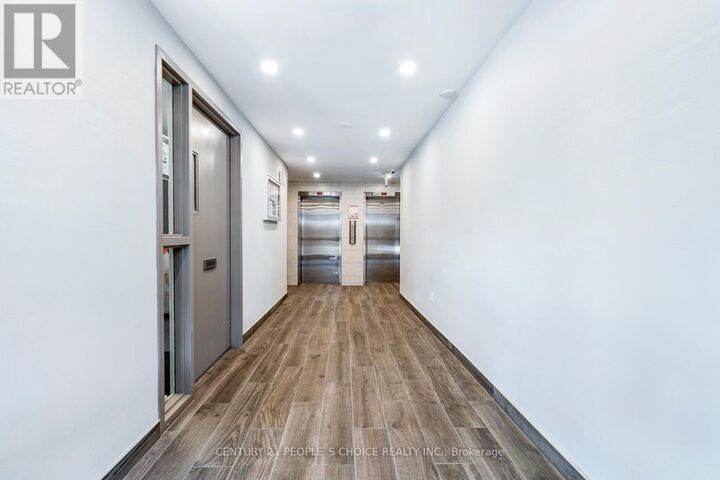 Property Photo:  1219 Dundas Street West 307  ON L5C 1C8 