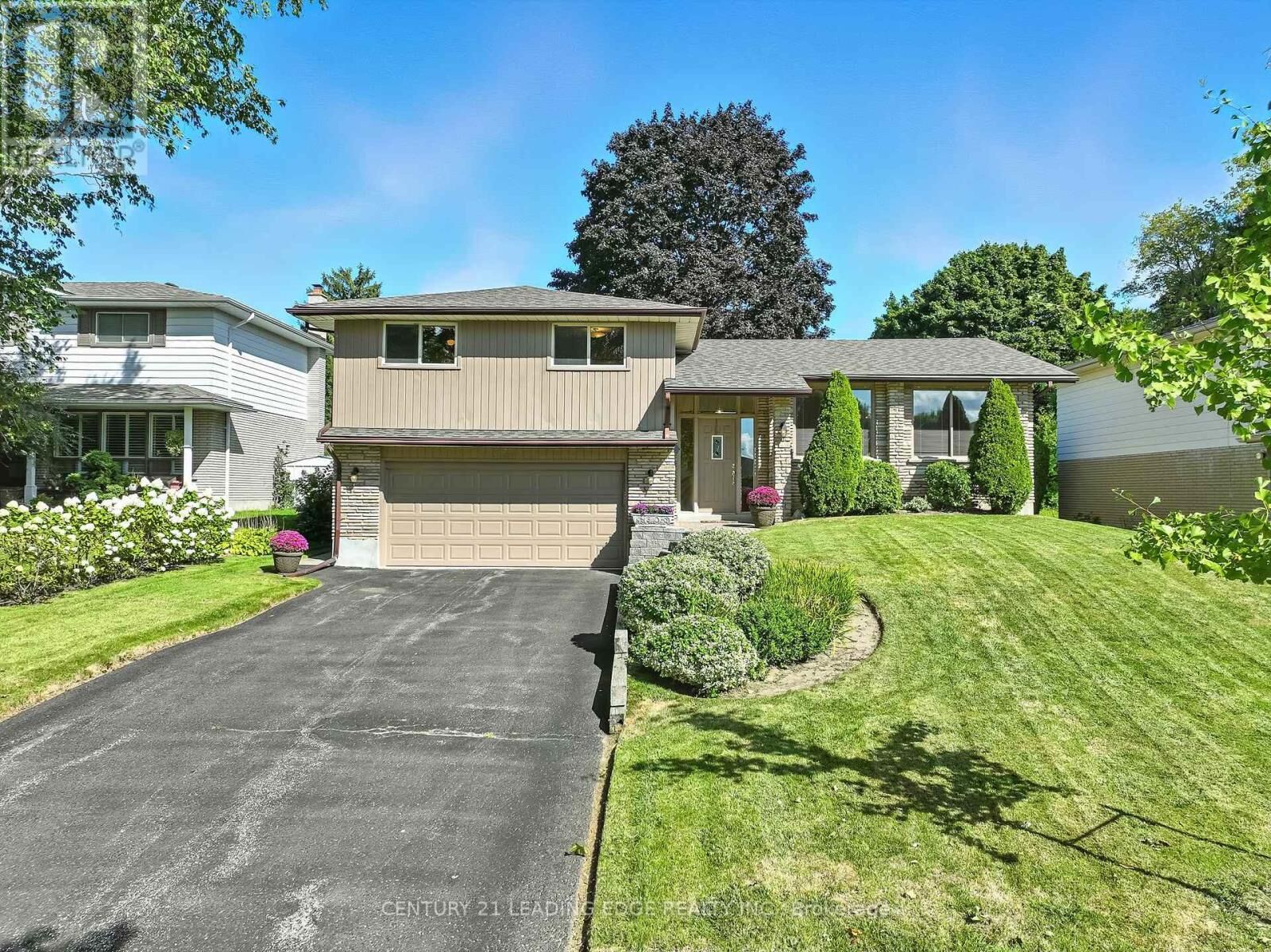 Property Photo: 154 Switzer Drive ON L1G 3J7