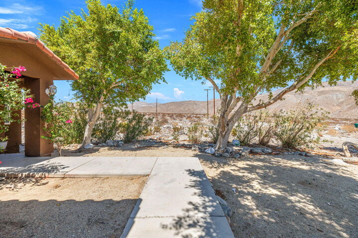 Property Photo:  22135 Lamel Road  CA 92241 